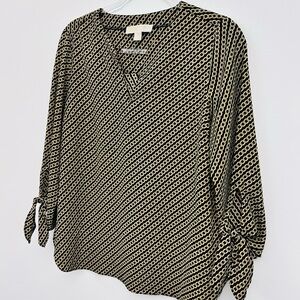 Michael Kors Woman’s Black and Gold Chain Link Patterned Blouse Size Medium
